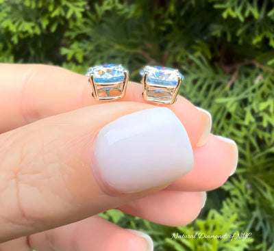 Sky Blue Moissanite Stud Earrings • 14K Gold Solid • Round Cut • Sky Blue Moissanite Stud • Stud Earrings • Moissanite Earring • Bridal